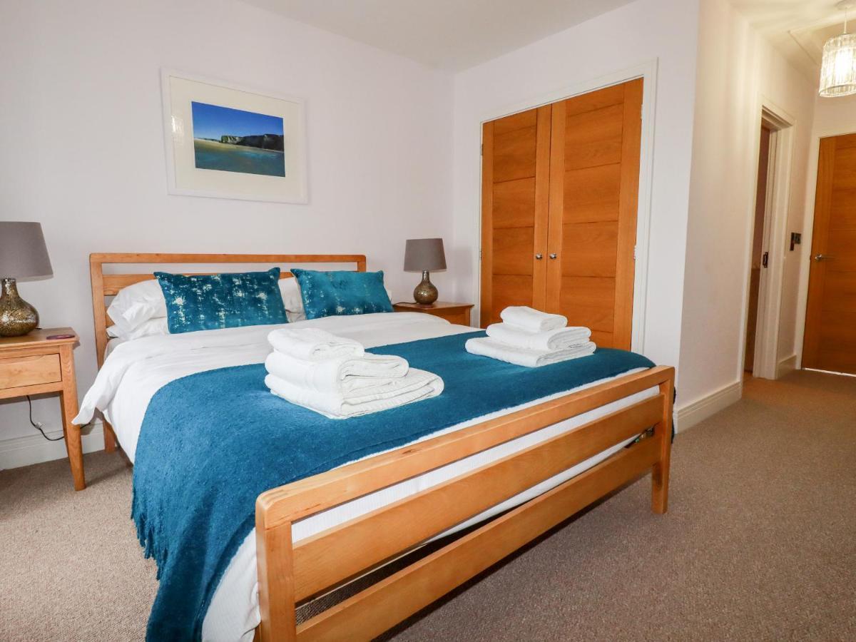 6 Ocean Heights Villa New Quay Buitenkant foto